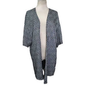 Divided black white geometric print short sleeves open front cardigan M